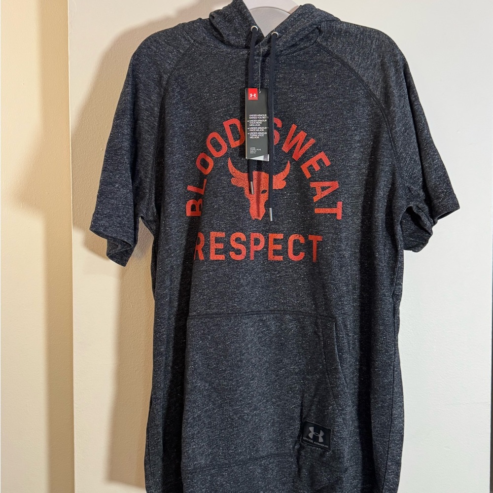 NWT Under Armour Project Rock Men's Gray Short sleeve Hoodie